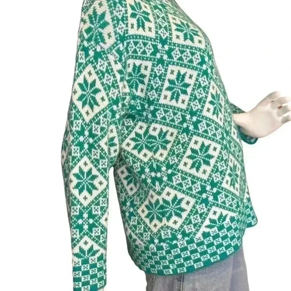 Cabin Creek Green/ white poinsettias pattern crew neck style sweater. - Picture 7 of 12